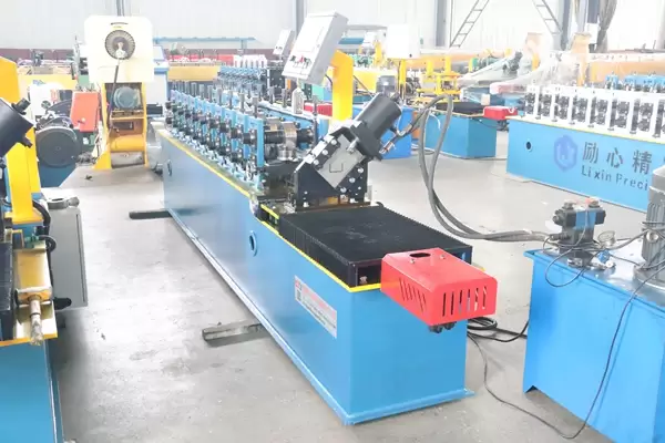 stud frame rolling machine
